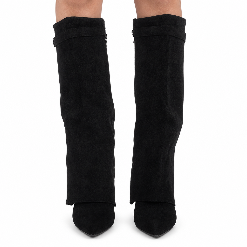 LV Boots su sfondo bianco
