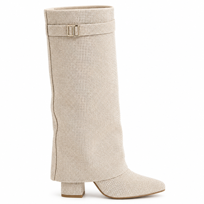 LV Boots su sfondo bianco
