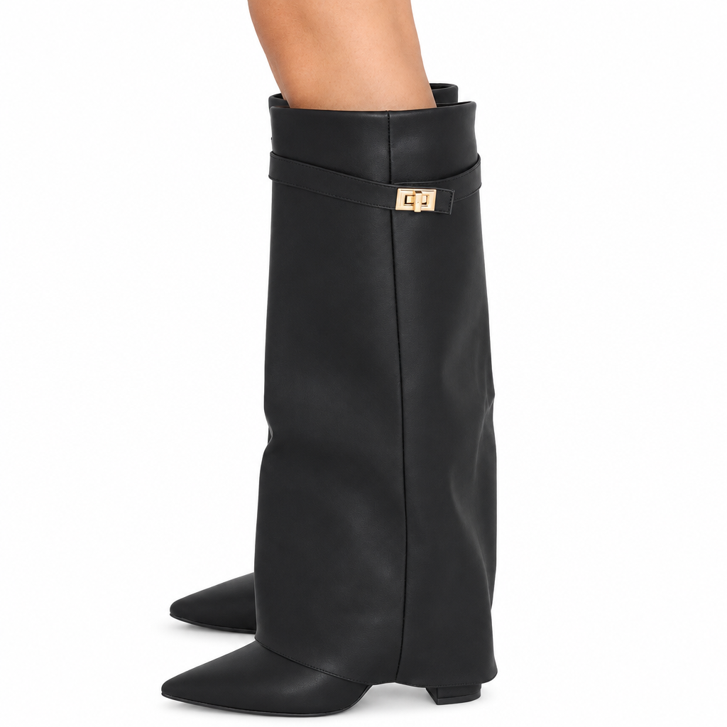 LV Boots su sfondo bianco