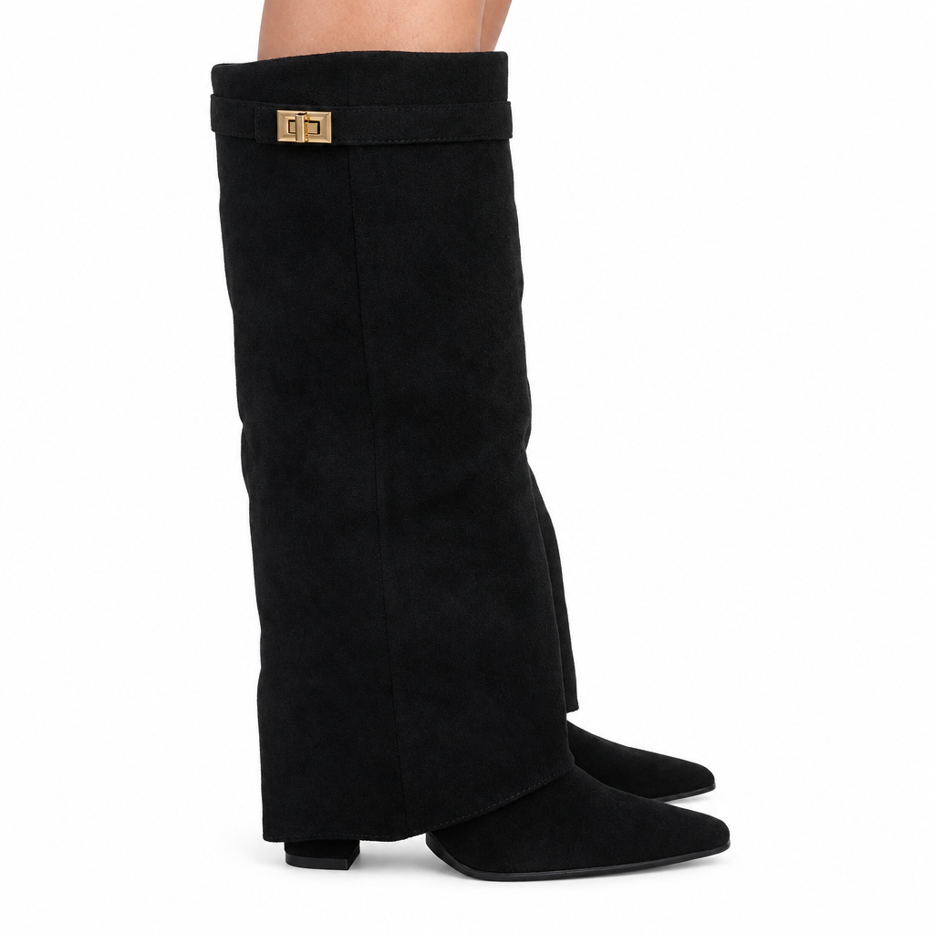 LV Boots su sfondo bianco