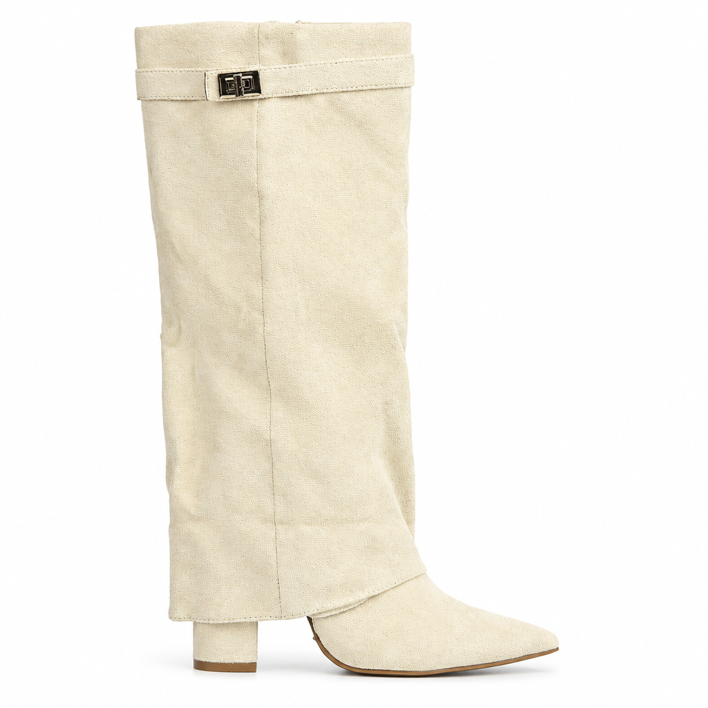 LV Boots su sfondo bianco
