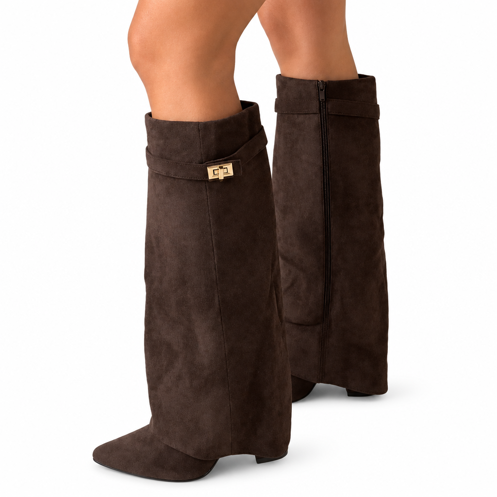 LV Boots su sfondo bianco